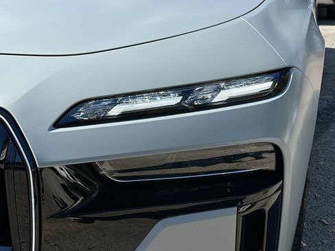 Used 2025 BMW 760i xDrive 760i xDrive w/ Executive Package image 32