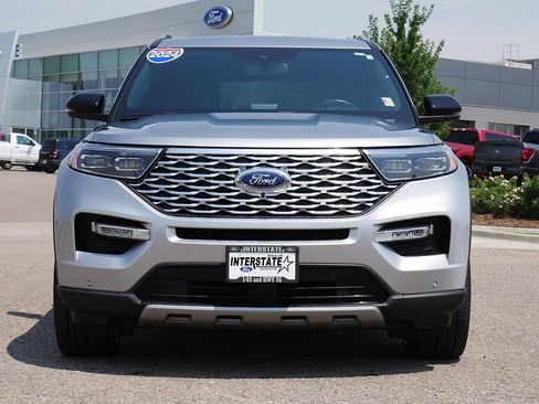 Used 2024 Ford Explorer Platinum w/ Technology Package AWD/4WD image 9