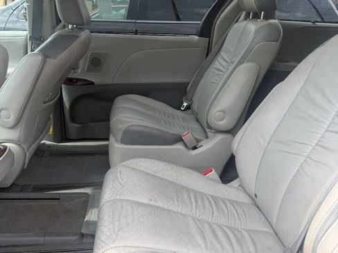 Used 2011 Toyota Sienna Limited w/ Premium Pkg AWD/4WD image 8