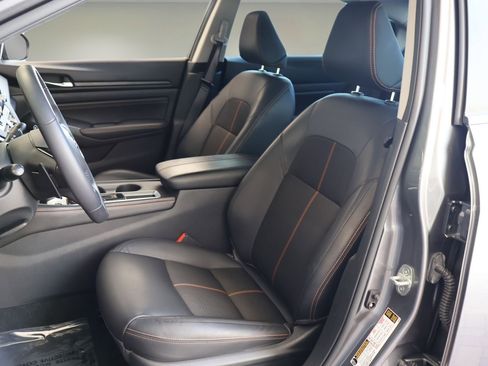 Used 2020 Nissan Altima 2.5 SR FWD image 11