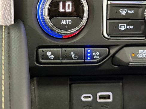 Used 2021 GMC Yukon SLT w/ SLT Luxury Plus Package AWD/4WD image 27