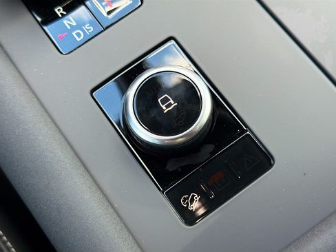 New 2026 Land Rover Discovery Limited Edition AWD/4WD image 48