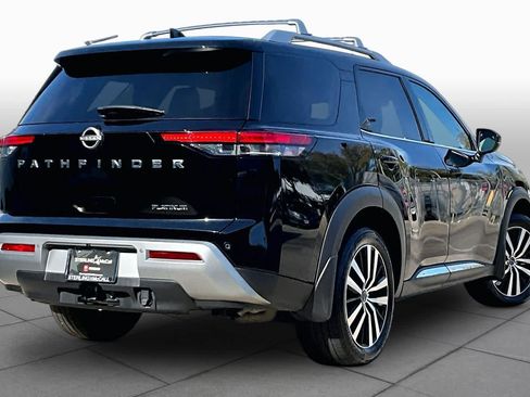 Certified 2024 Nissan Pathfinder Platinum FWD image 11