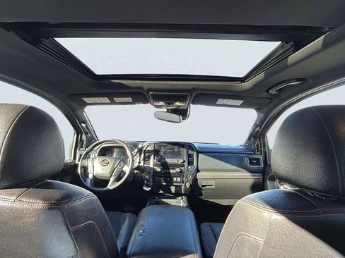 Used 2021 Nissan Titan PRO-4X w/ Pro-4x Convenience Package image 8