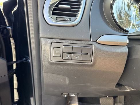 Used 2023 MAZDA CX-9 Touring image 58