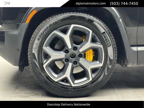 Used 2022 Rivian R1T Adventure image 36