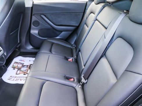 Used 2020 Tesla Model Y Long Range image 17