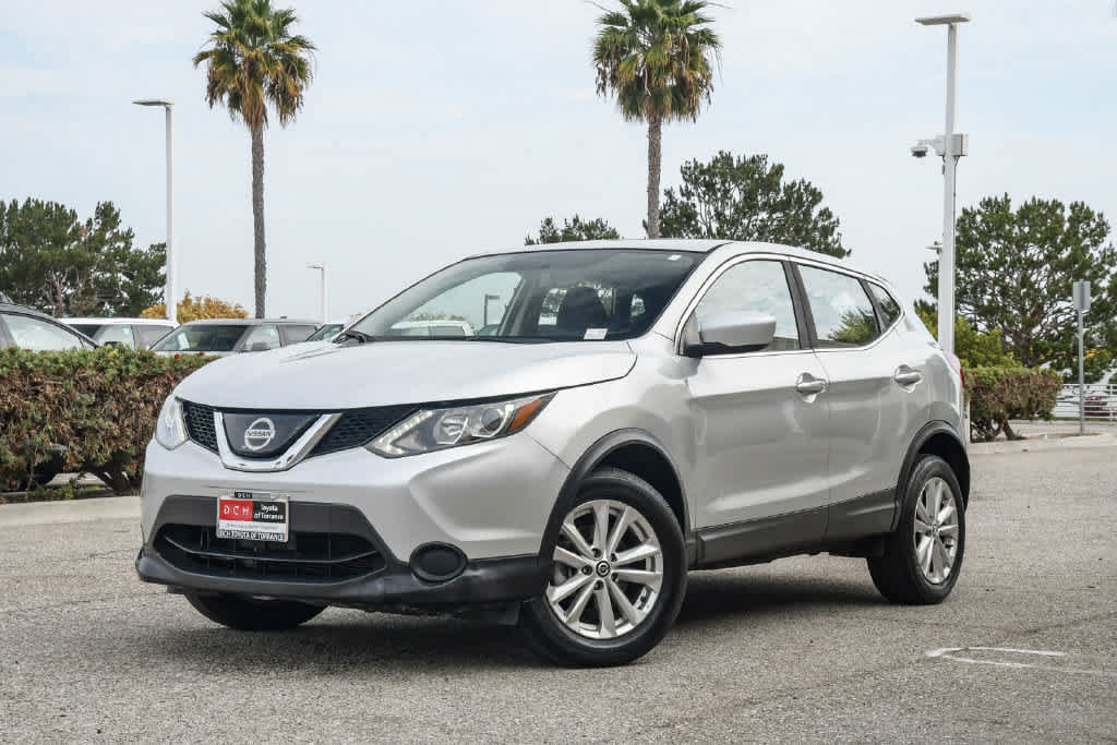 Used 2019 Nissan Rogue Sport S w/ Appearance Package FWD image 1