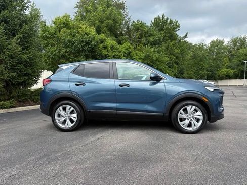 Used 2024 Buick Encore GX Preferred FWD image 9