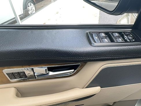 Used 2012 Land Rover Range Rover Sport HSE AWD/4WD image 16