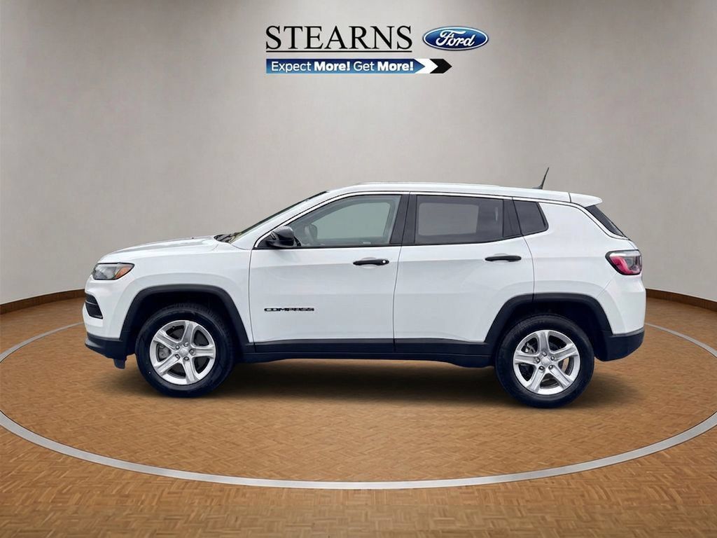 Used 2023 Jeep Compass Sport AWD/4WD image 3