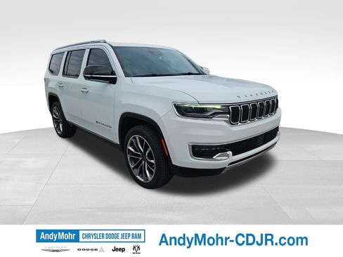 Used 2023 Jeep Wagoneer Series III w/ Premium Group I AWD/4WD image 3