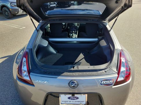 Used 2010 Nissan 370Z Touring w/ Sport Pkg image 9