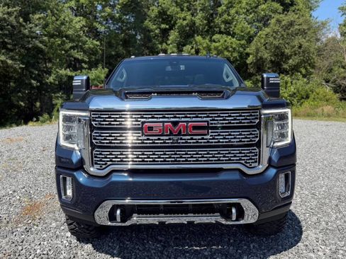 Used 2022 GMC Sierra 3500 Denali AWD/4WD image 2