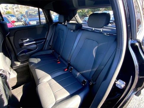 Used 2025 Mercedes-Benz GLA 250 4MATIC image 16