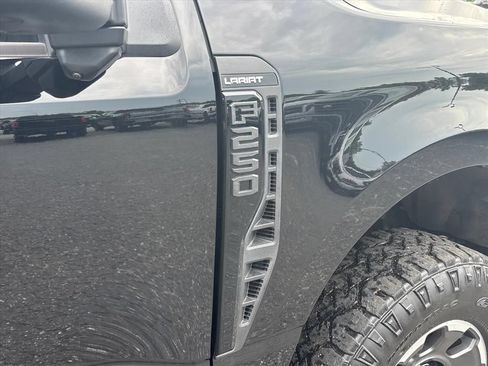 Used 2024 Ford F250 Lariat w/ Tremor Off-Road Package AWD/4WD image 11