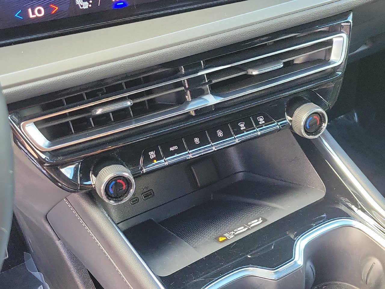 Certified 2026 Chevrolet Traverse LT FWD image 26