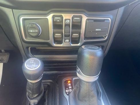 Used 2020 Jeep Wrangler Unlimited Sport S AWD/4WD image 25