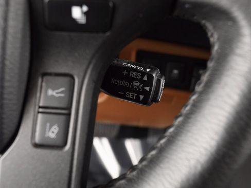 Used 2018 Toyota Sequoia Platinum image 47