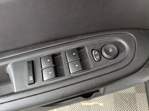 Used 2017 Chevrolet Traverse LT image 10