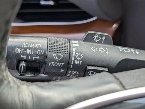 Used 2019 Cadillac Escalade Luxury image 27