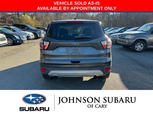 Used 2017 Ford Escape SE image 4