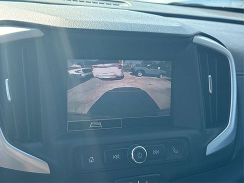 Used 2022 GMC Terrain SLE w/ Elevation Edition image 29