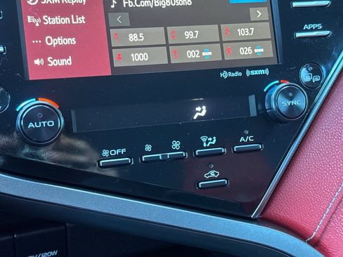 Used 2020 Toyota Camry XSE image 23