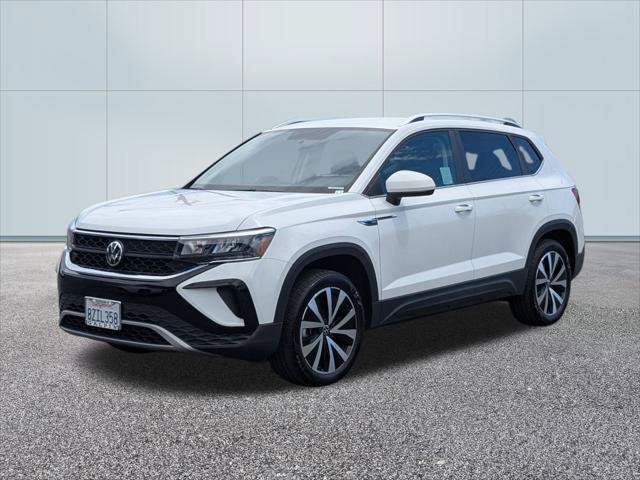 Certified 2022 Volkswagen Taos SE AWD/4WD image 1