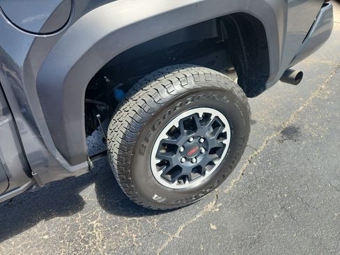 Used 2025 Toyota Tacoma TRD Off-Road image 48