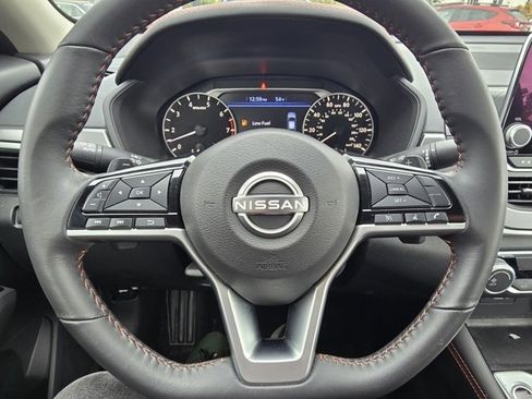 Used 2024 Nissan Altima 2.5 SR image 17