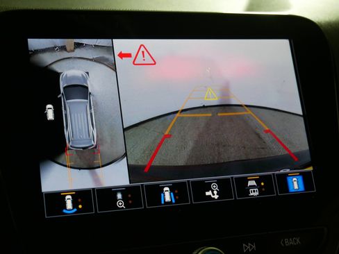 Used 2023 Chevrolet Equinox Premier AWD/4WD image 33