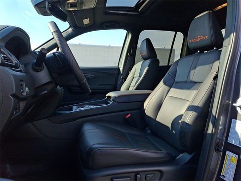 Used 2025 Honda Ridgeline TrailSport image 13