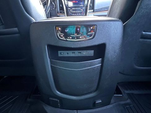 Used 2020 Cadillac Escalade Luxury AWD/4WD image 28