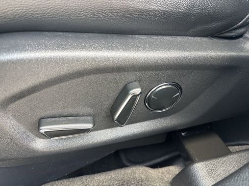 Used 2016 Ford Explorer XLT w/ Equipment Group 202A image 16