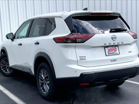 Used 2024 Nissan Rogue S AWD/4WD image 10