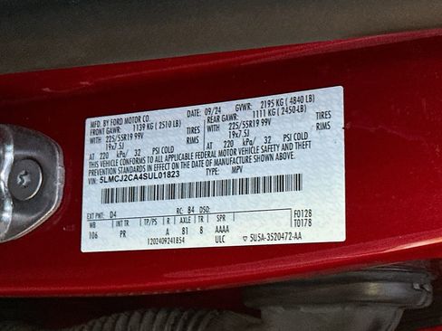 Used 2025 Lincoln Corsair Reserve image 27