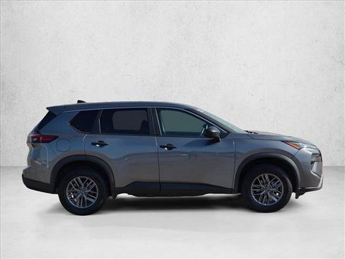 Used 2024 Nissan Rogue S AWD/4WD image 4