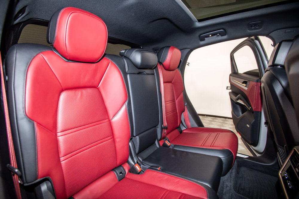 Used 2024 Porsche Cayenne Coupe AWD/4WD image 15