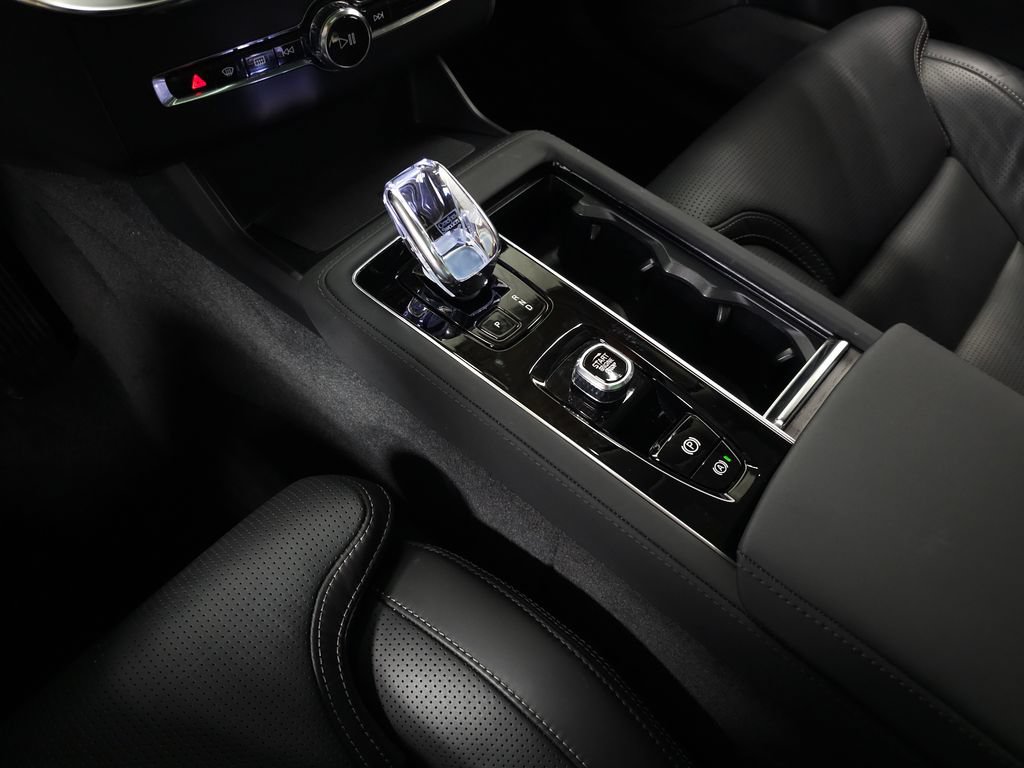 Certified 2026 Volvo XC90 B6 Ultra AWD/4WD image 35