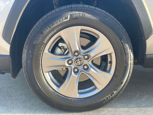 Used 2025 Toyota RAV4 XLE image 31