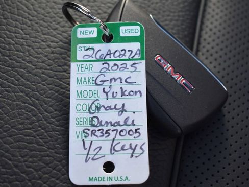 Used 2025 GMC Yukon Denali w/ Sun & Power Step Package image 37