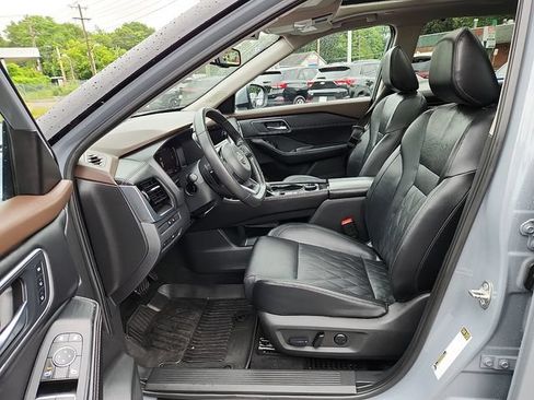 Used 2023 Nissan Rogue Platinum w/ Platinum Premium Package AWD/4WD image 14