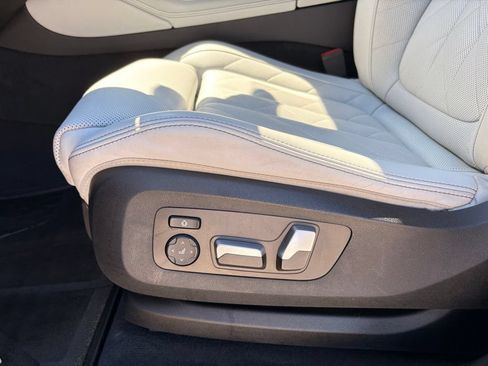 Used 2023 BMW X6 xDrive40i w/ Premium Package AWD/4WD image 25