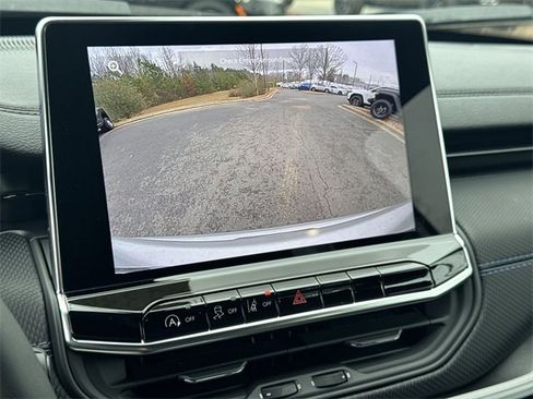 New 2026 Jeep Compass Latitude image 23