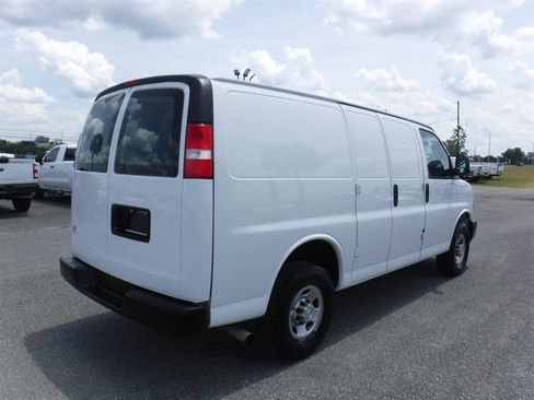 Used 2021 Chevrolet Express 2500 w/ Driver Convenience Package RWD image 2