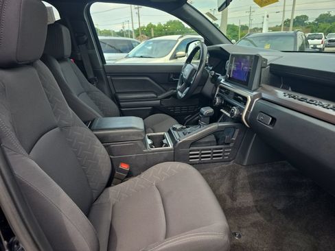 Certified 2025 Toyota Tacoma SR5 AWD/4WD image 9