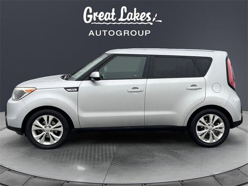 Used 2015 Kia Soul + image 2