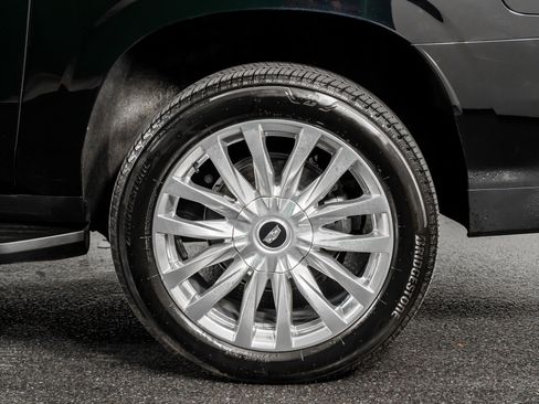 Used 2024 Cadillac Escalade ESV Premium Luxury image 18