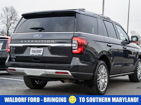 Used 2024 Ford Expedition Limited image 4